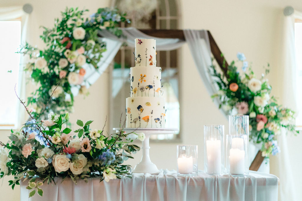 vanilla-pod-wedding-cakes-cotswolds-weddings (4)