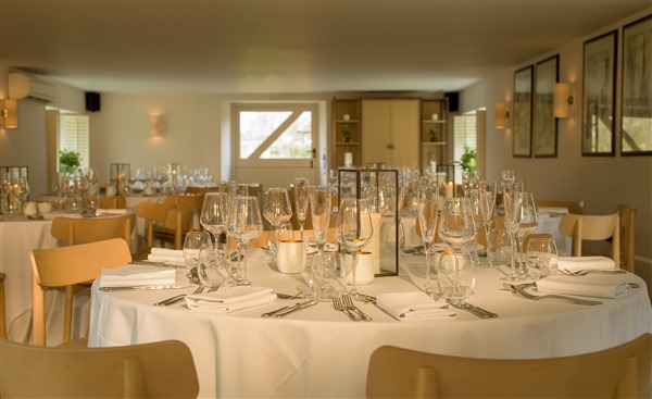 get-married at-minster-mill-cotswolds-weddings (7)