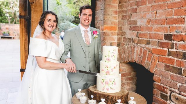 helens-cakery-cotswolds-weddings