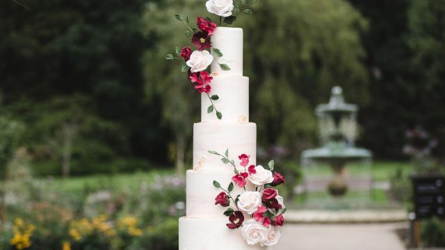 cake-daydreams-wedding-cakes-claire-davey-cheltenham-cotswolds-huddle-1