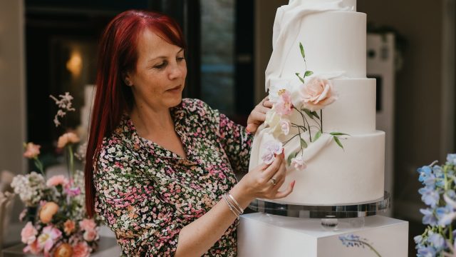 cake-daydreams-wedding-cakes-claire-davey-cheltenham-cotswolds-huddle