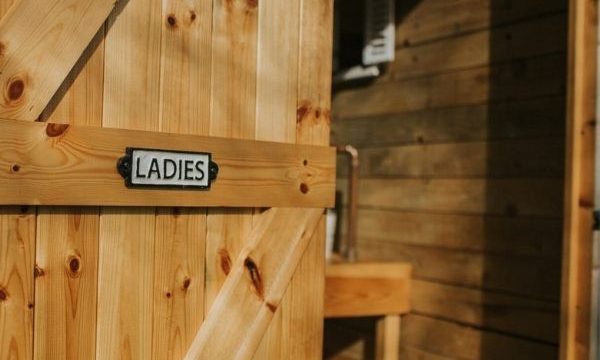 nomadic-washrooms-luxury-toilet-hire-cotswolds-weddings (2)
