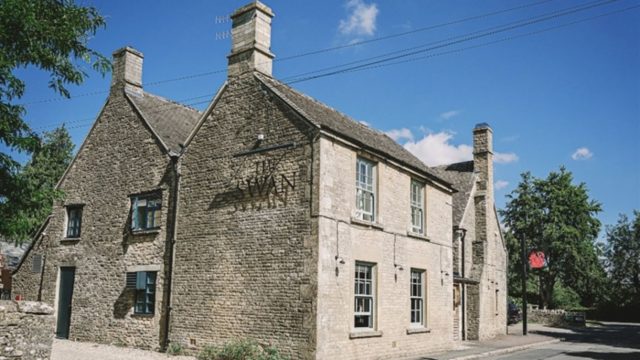 the-swan-inn-ascott-under-wychwood-cotswolds-weddings (1)
