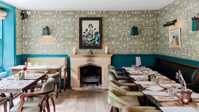 the-swan-inn-ascott-under-wychwood-cotswolds-weddings (4)