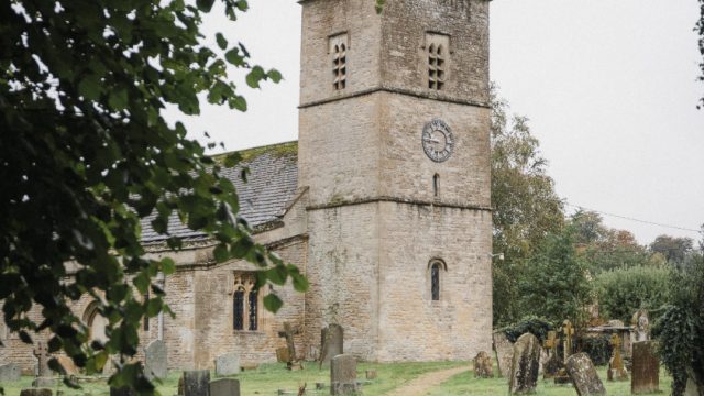 the-swan-inn-ascott-under-wychwood-cotswolds-weddings (7)