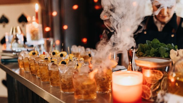 cocktails-by-andrej-cotswolds-weddings (10)