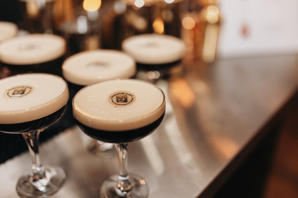 cocktails-by-andrej-cotswolds-weddings (11)