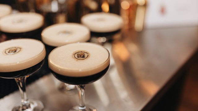 cocktails-by-andrej-cotswolds-weddings (11)