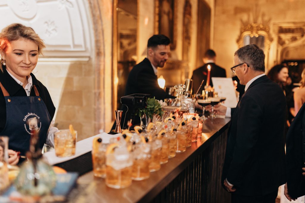 cocktails-by-andrej-cotswolds-weddings (4)