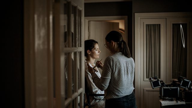 karolina-poznanska-make-up-artist-cotswolds-weddings (3)