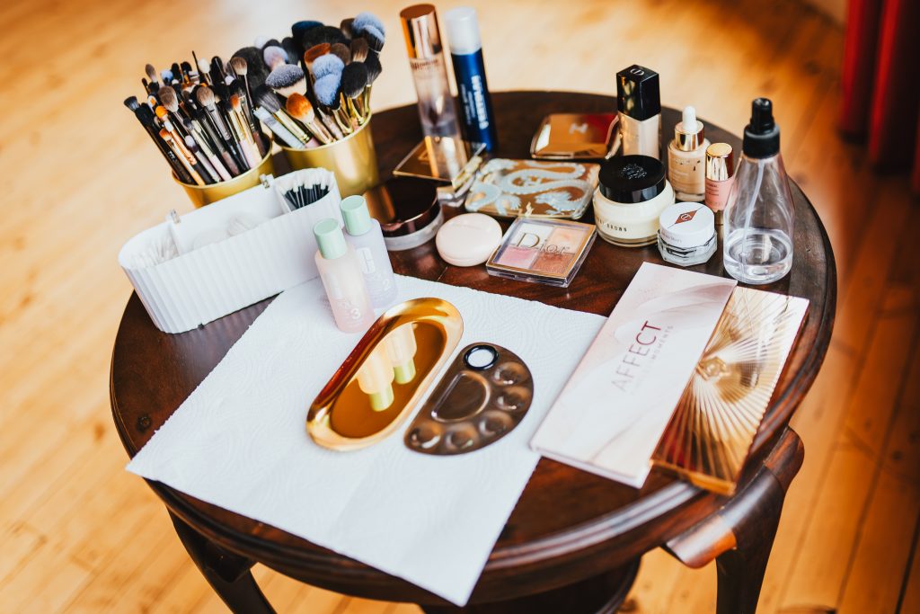 karolina-poznanska-make-up-artist-cotswolds-weddings (6)