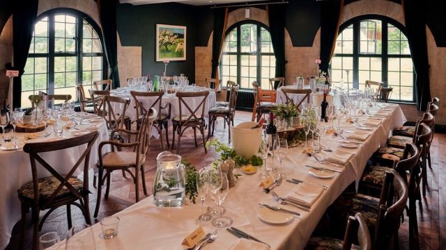 the-bear-of-rodborough-cotswolds-weddings (6)