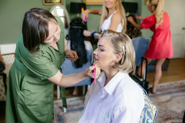 hairstyle-and-makeup-nadezhda-hardiman-cotswolds-weddings (4)