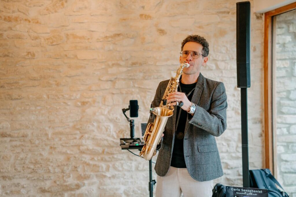 carlo-saxophonist-cotswolds-weddings (5)