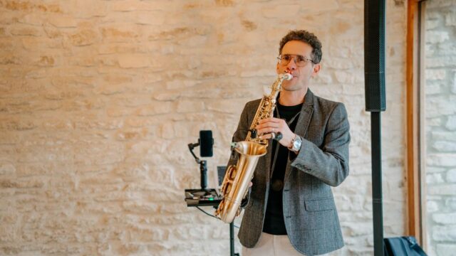 carlo-saxophonist-cotswolds-weddings (5)