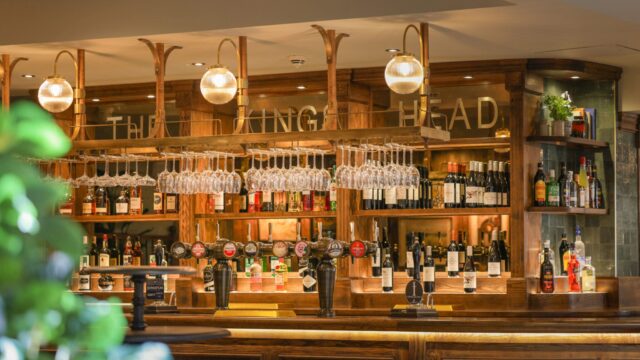 the-kings-head-cirencester-cotswolds-weddings (2)