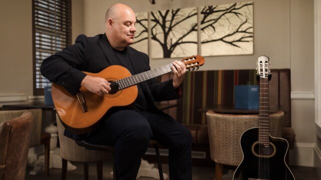 guitarist-stuart-toogood-cotswolds-weddings (7)