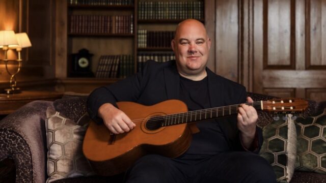 guitarist-stuart-toogood-cotswolds-weddings (9)